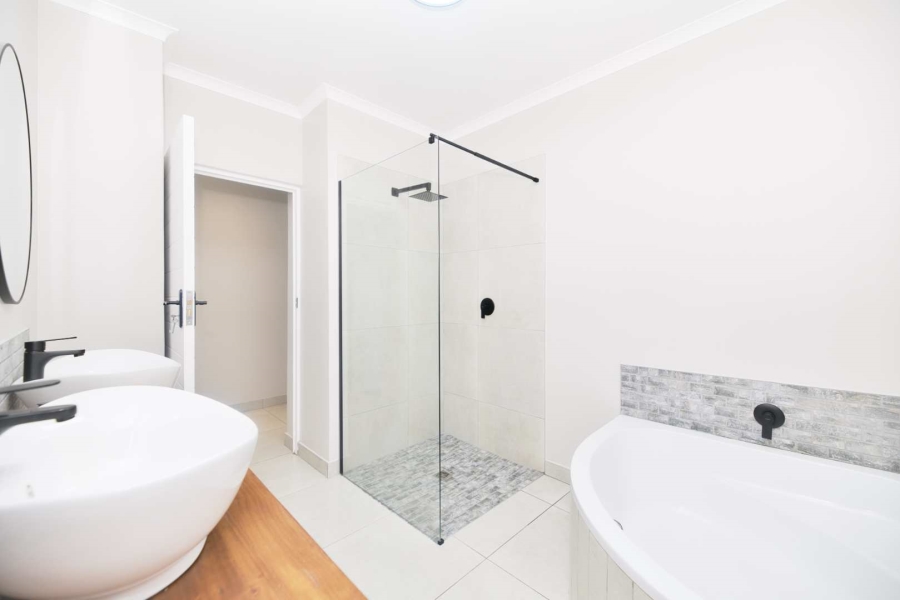 9 Bedroom Property for Sale in Westcliff Western Cape